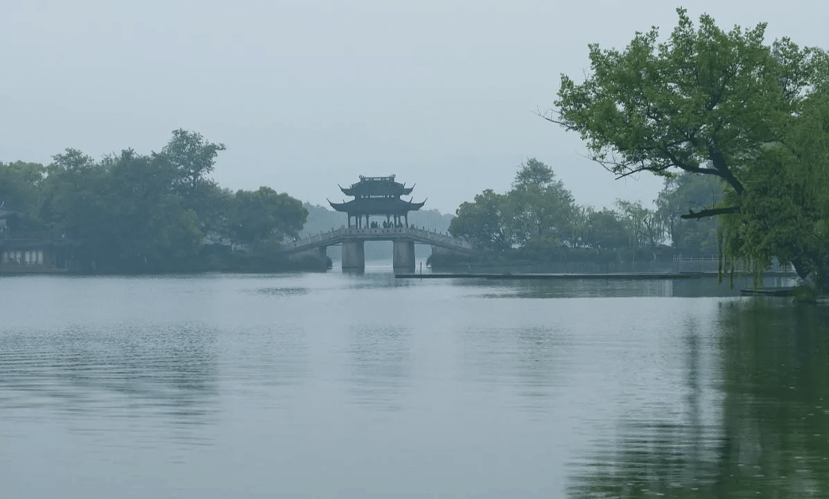 西湖-桥.png