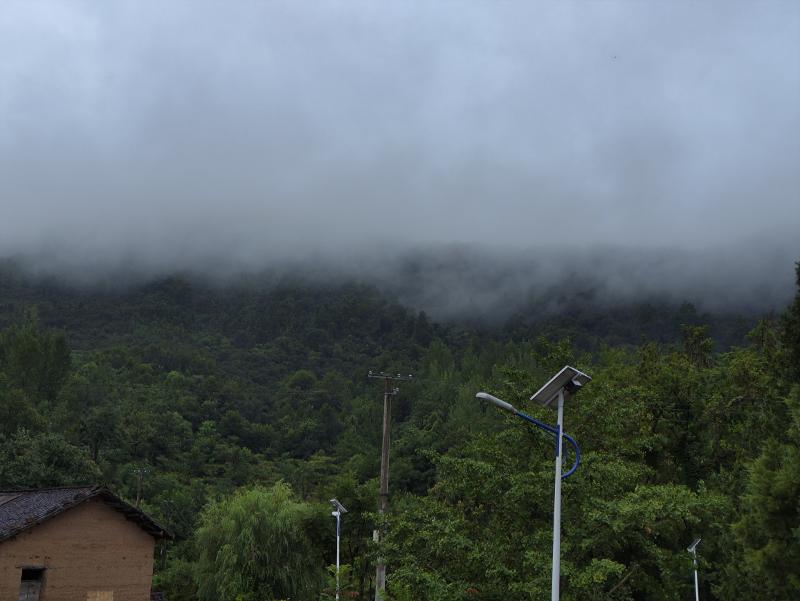 山中烟岚